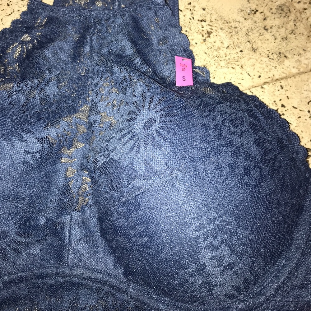 2 bras - Picture 2 of 5